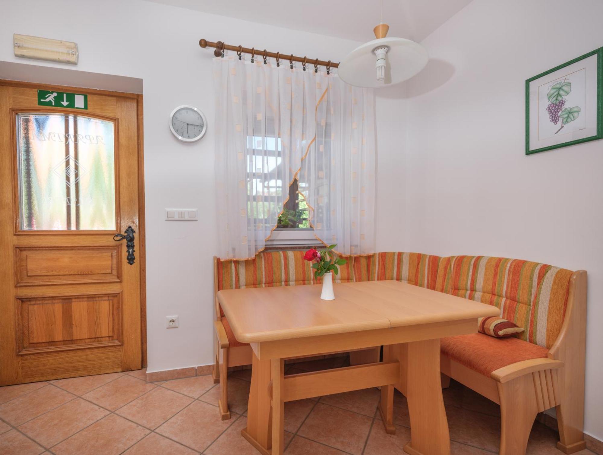 Apartments Suster Stari Trg ob Kolpi Quarto foto